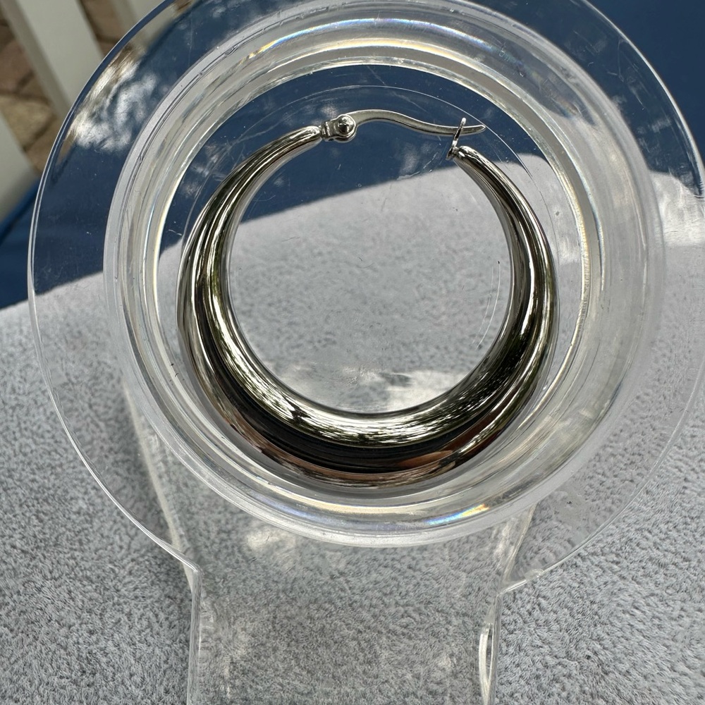 New Stainless Steel Elegant Silver Hoop Earrings 4cm long - Picture 4 of 9